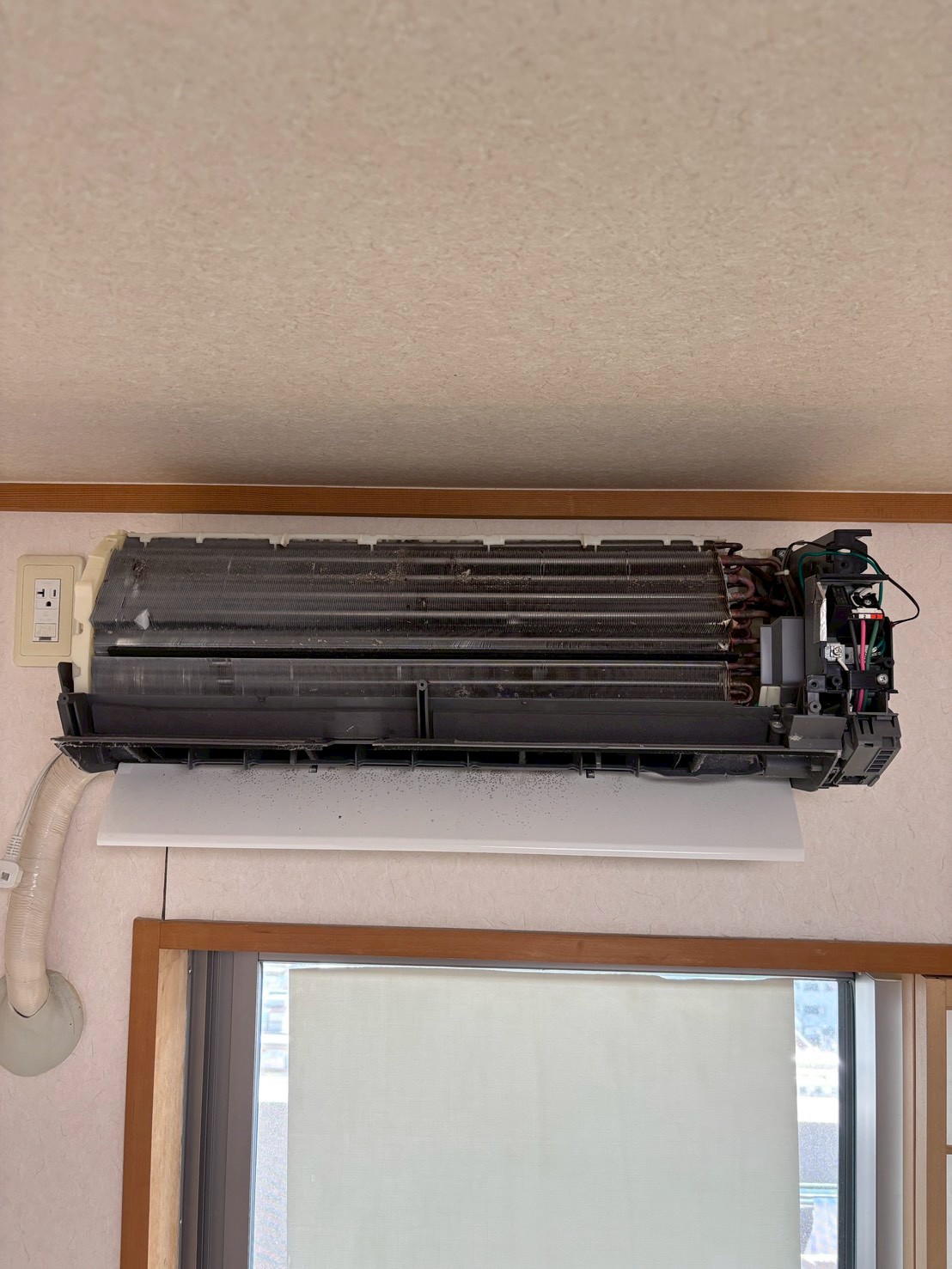 富士通、FUJITSU、AS-R22E-W、お掃除機能付きエアコン分解洗浄