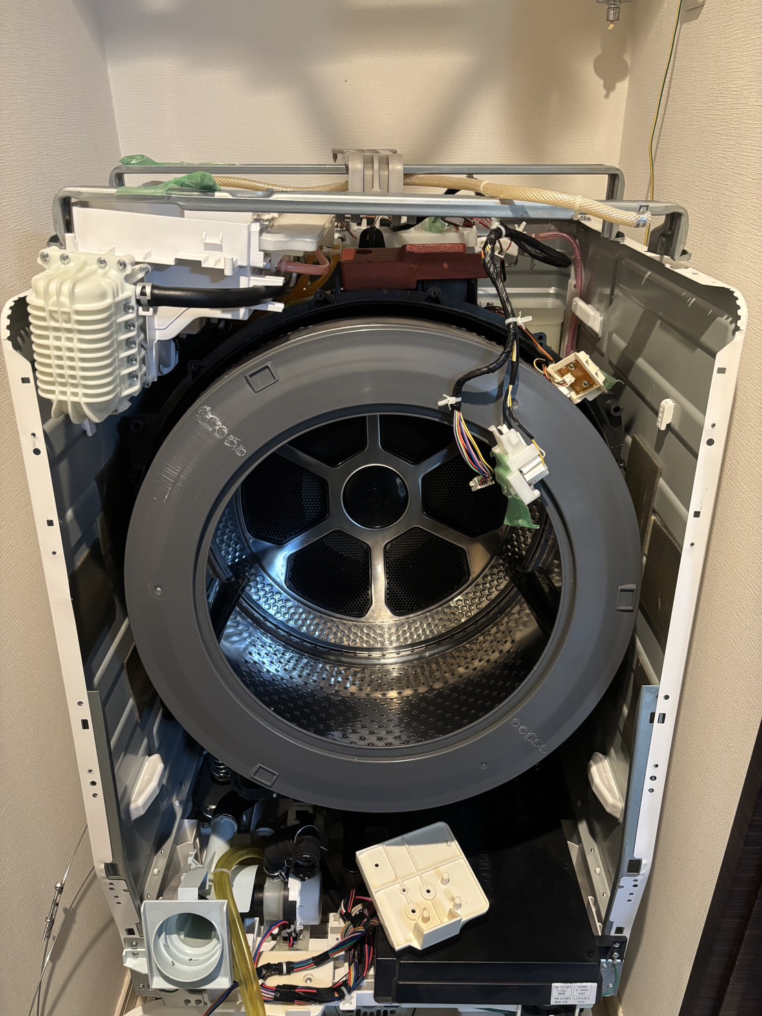 東芝 TW127XP1 ドラム式 洗濯機 完全分解 洗浄|おそうじ本舗大井町店